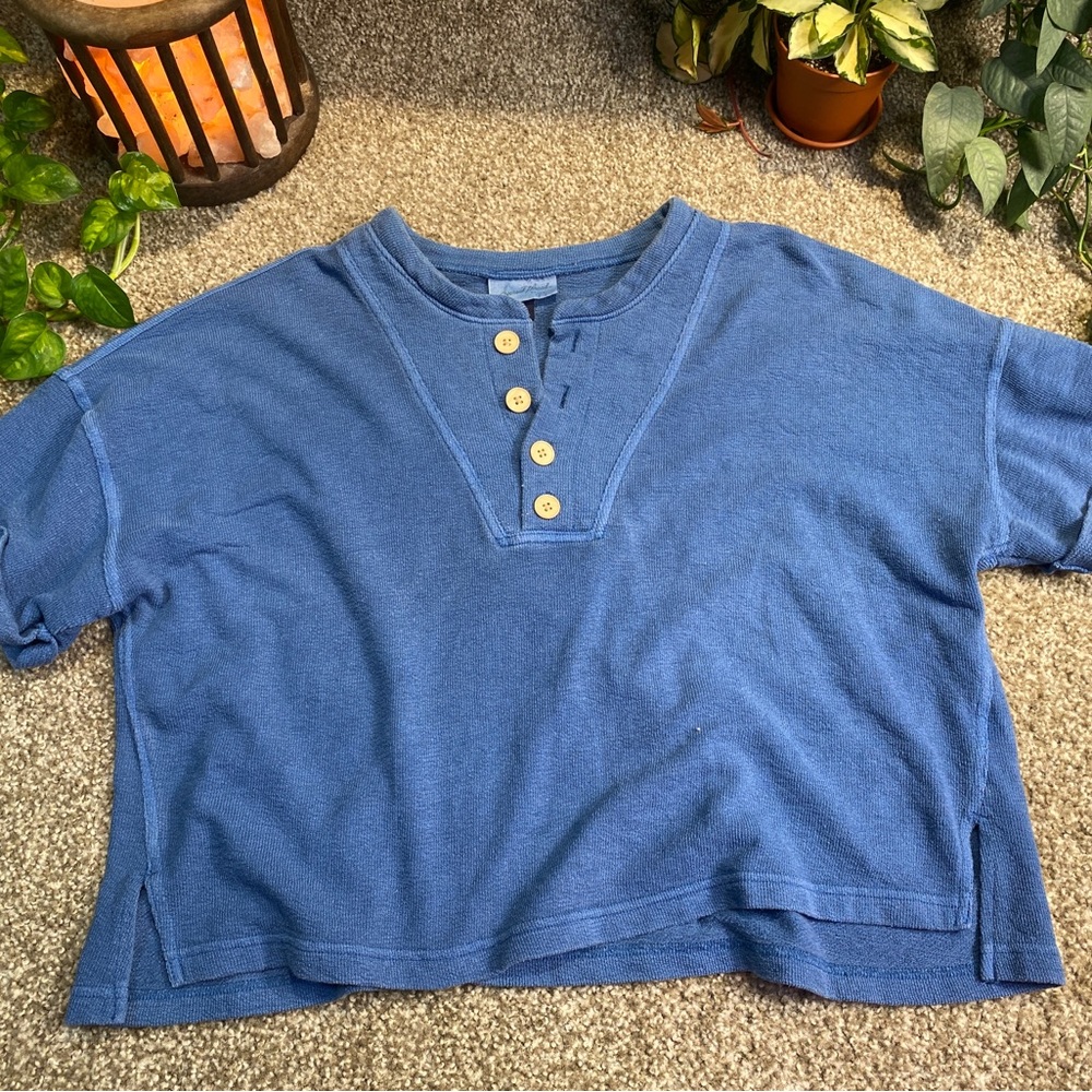 Universal Thread Big Button Crop Shirt